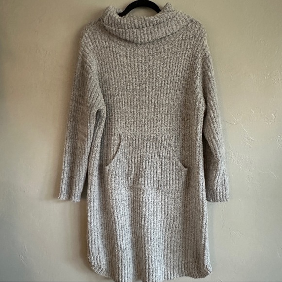 Softies Marshmallow Slouch Turtleneck Lounger - Picture 4 of 9